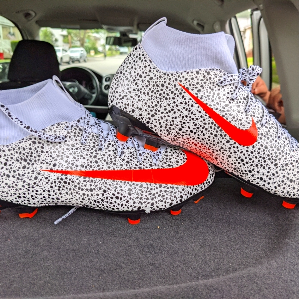 Nike mercurial "Superfly 7 Academy CR7 Safari MG"